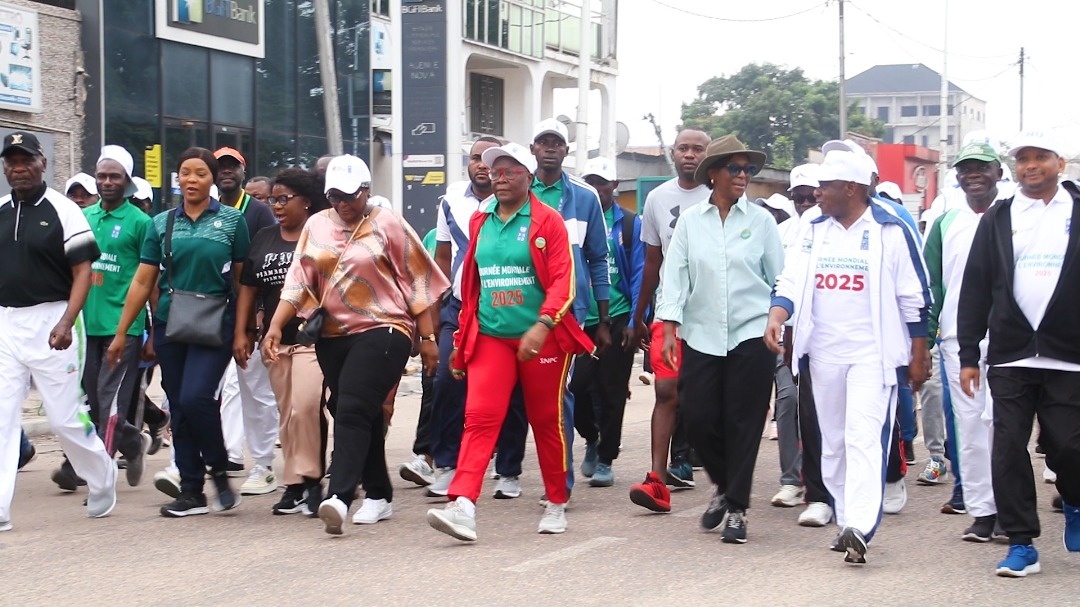 CONGO : Une marche verte contre la pollution plastique